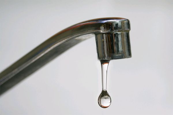 Conseils pour réparer une fuite au robinet (mitigeur / mélangeur), comme un pro