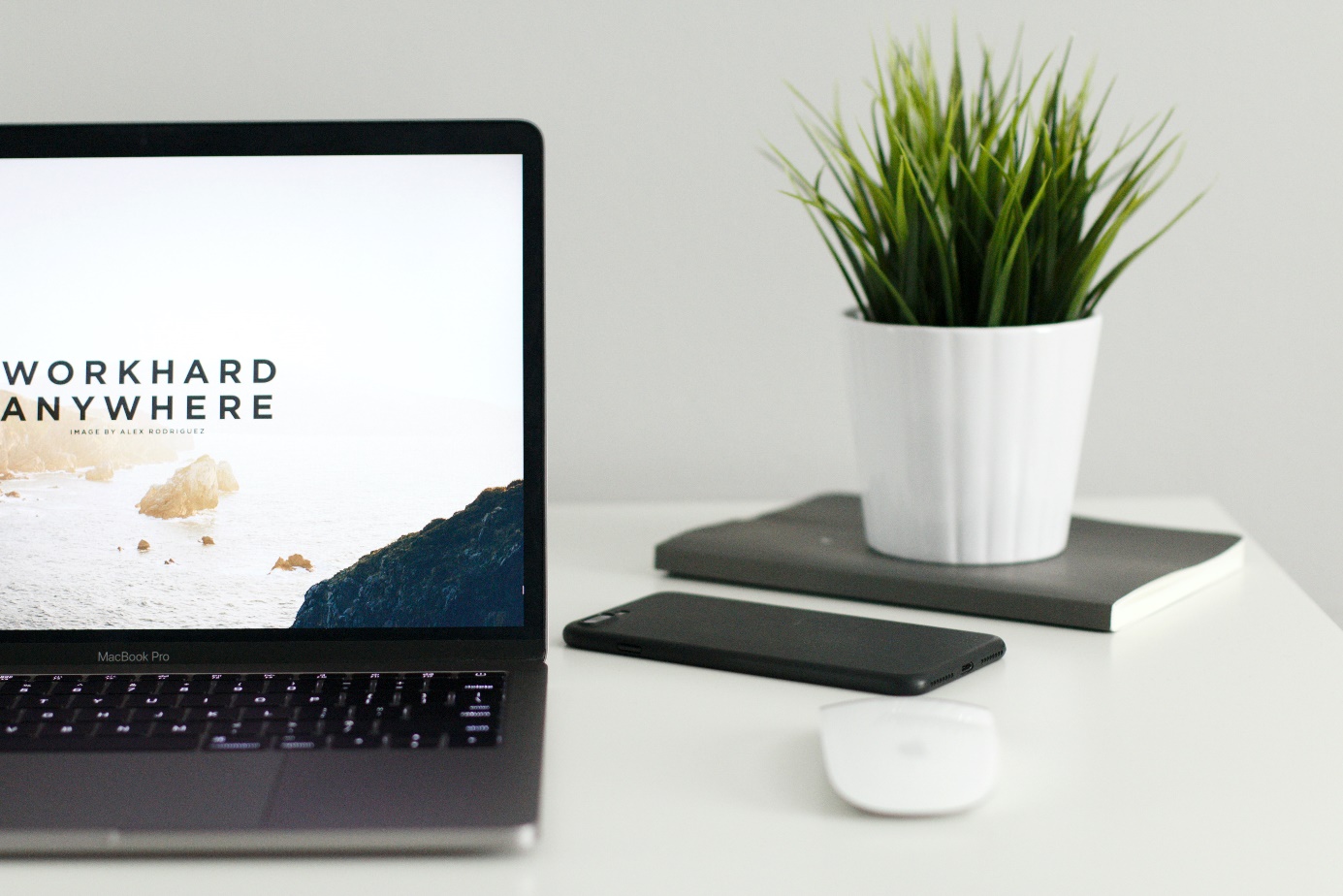 Comment puis-je créer un espace de bureau organisé et productif ?