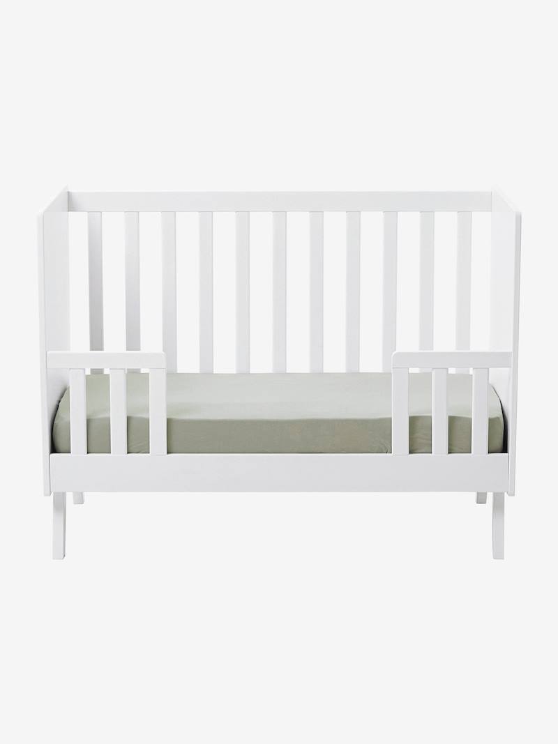 Comment choisir un lit de bébé : conseils et astuces