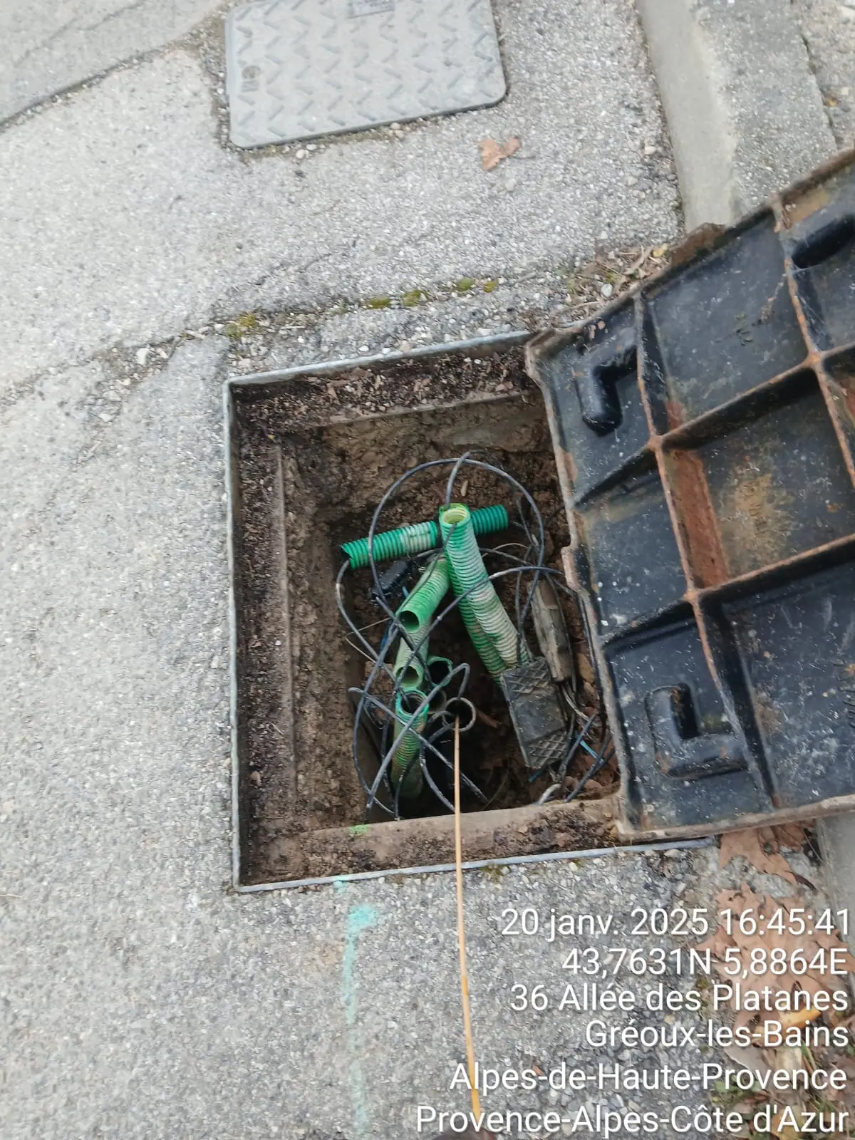 Fibre optique travaux : Votre Expert en Installation et Déblocage de Fibre Optique dans la Région PACA